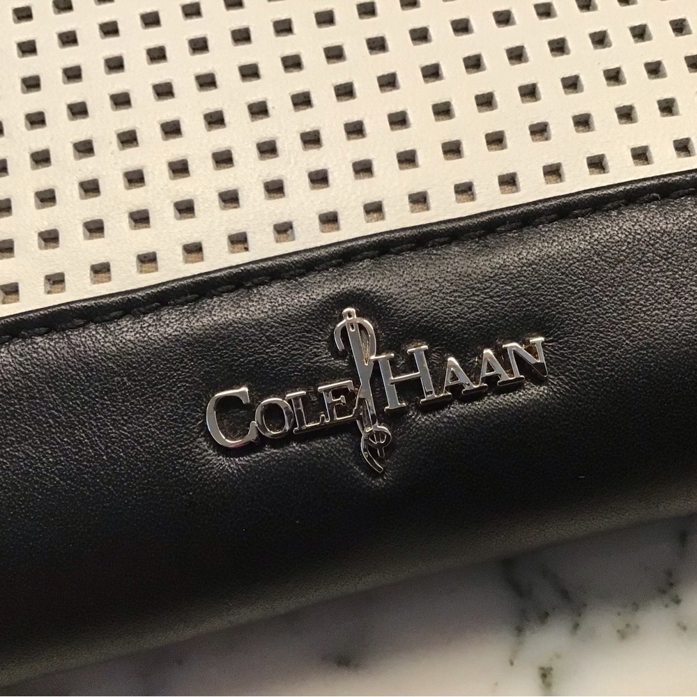 NWT COLE HAAN “Linley” Perforated Travel Wallet GORGEOUS! - Picture 6 of 9